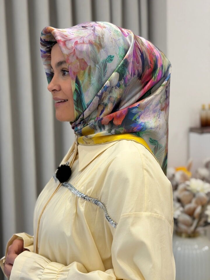 AKER SURA İPEK EŞARP