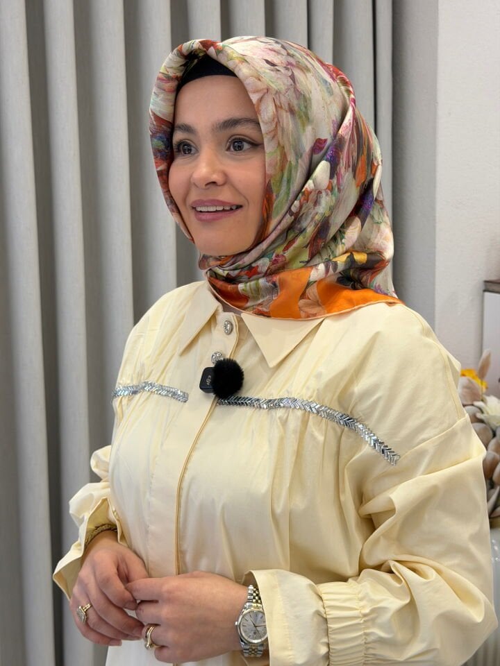 AKER SURA İPEK EŞARP