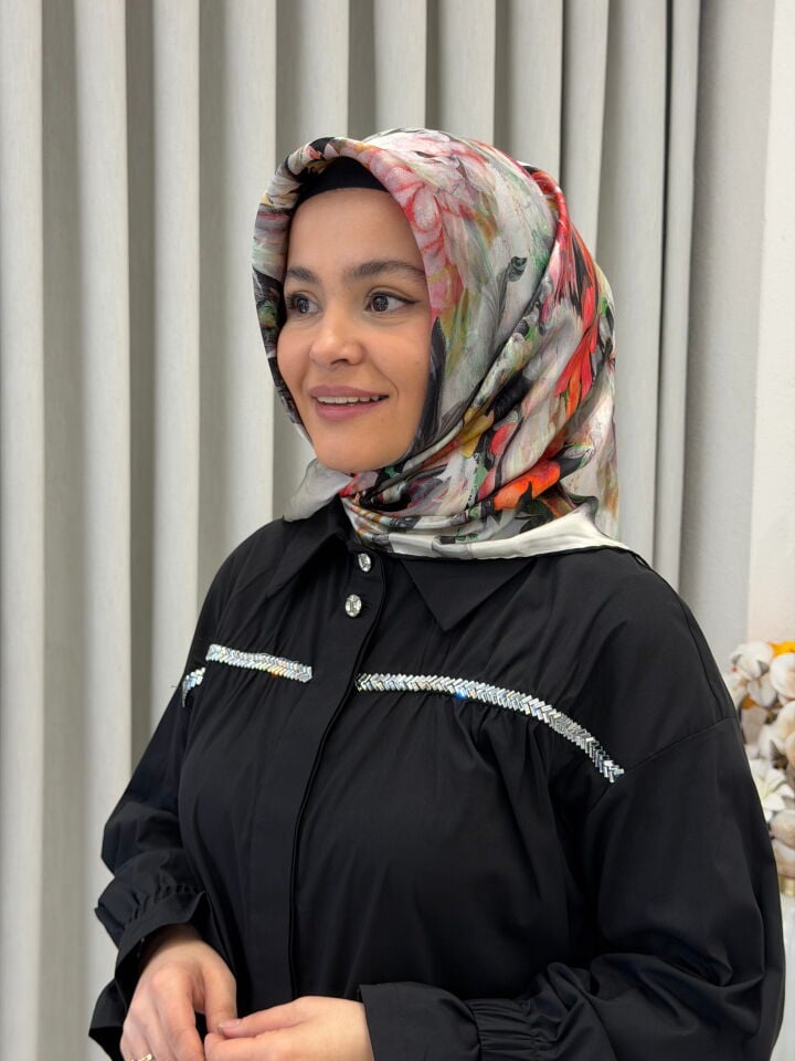 AKER SURA İPEK EŞARP