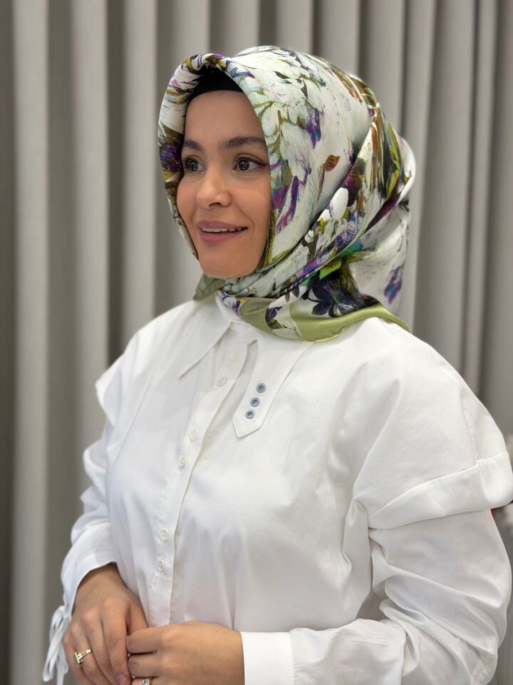 AKER SURA İPEK EŞARP