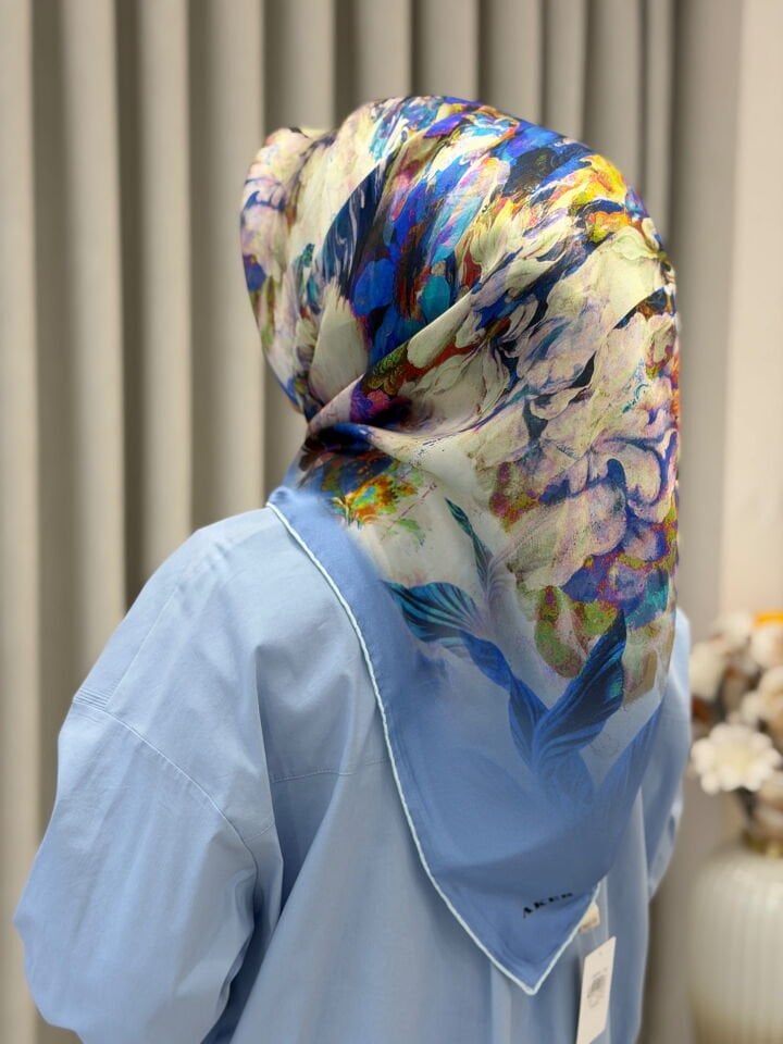 AKER SURA İPEK EŞARP