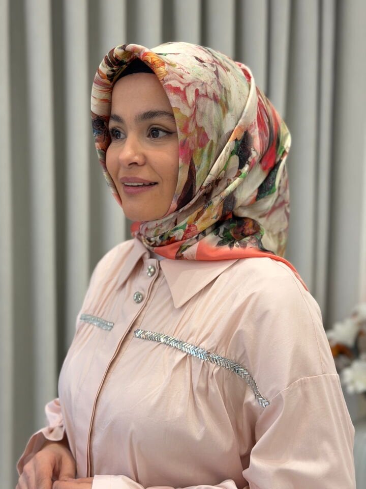 AKER SURA İPEK EŞARP