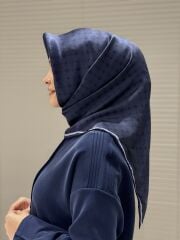 AKER SURA İPEK EŞARP