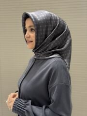 AKER SURA İPEK EŞARP