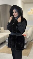 YAQA HAKİKİ KÜRK RİBANALI DERİ DETAYLI YELEK SİYAH