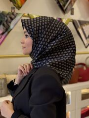 LA BOUTİQUE SURA İPEK EŞARP