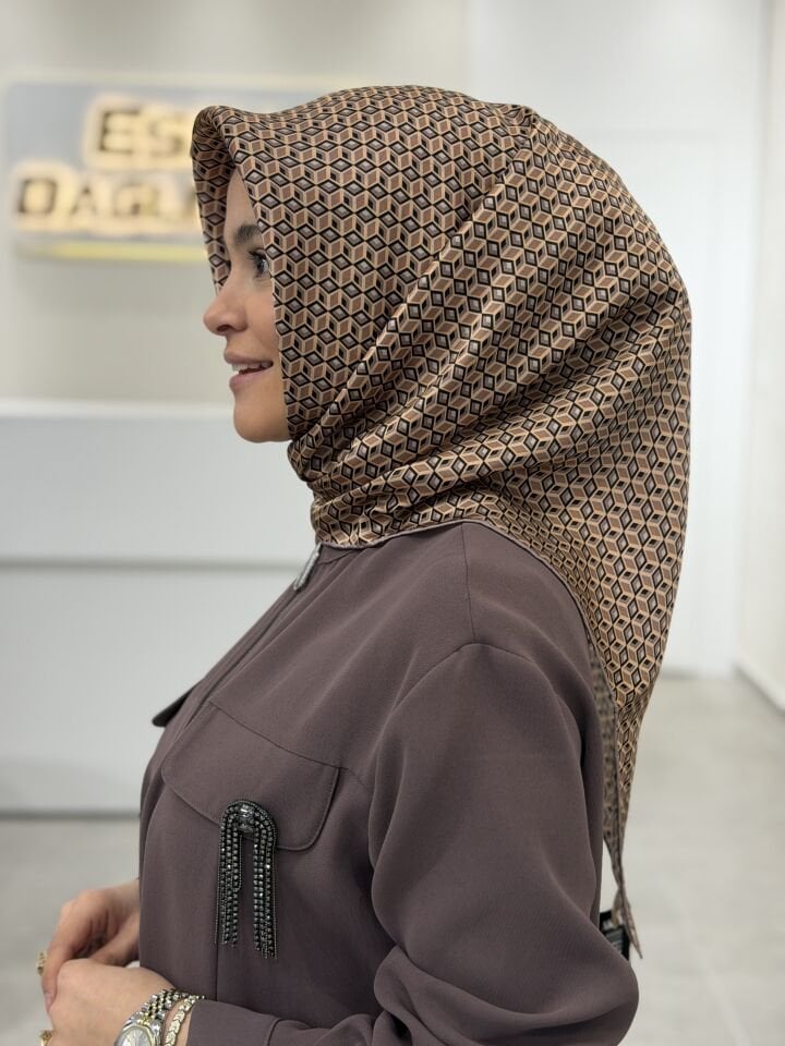 AKER SURA İPEK EŞARP