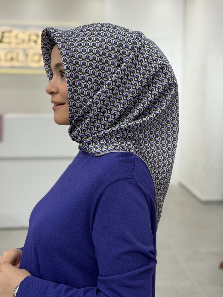 AKER SURA İPEK EŞARP