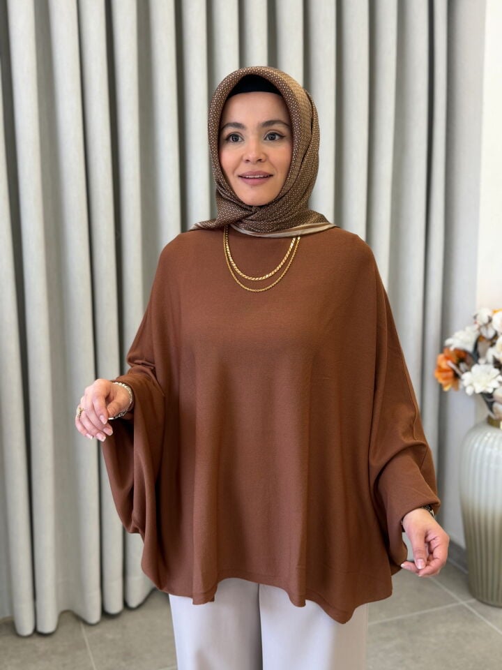 TIĞ TRİKO YARASA KOL SIFIR YAKA BLUZ KAHVERENGİ