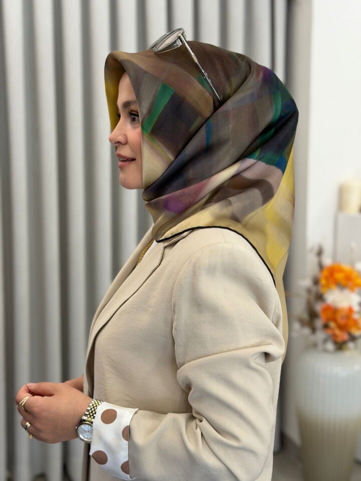 AKER SURA İPEK EŞARP