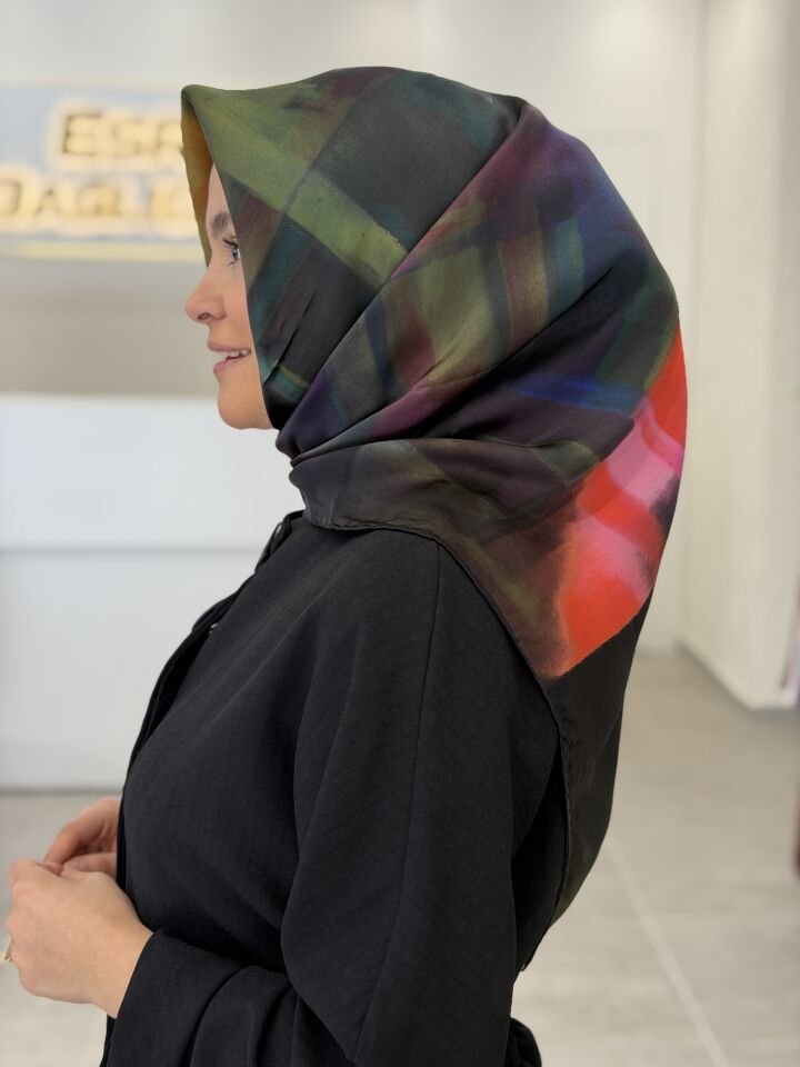 AKER SURA İPEK EŞARP
