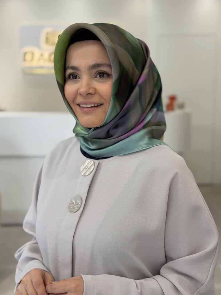 AKER SURA İPEK EŞARP