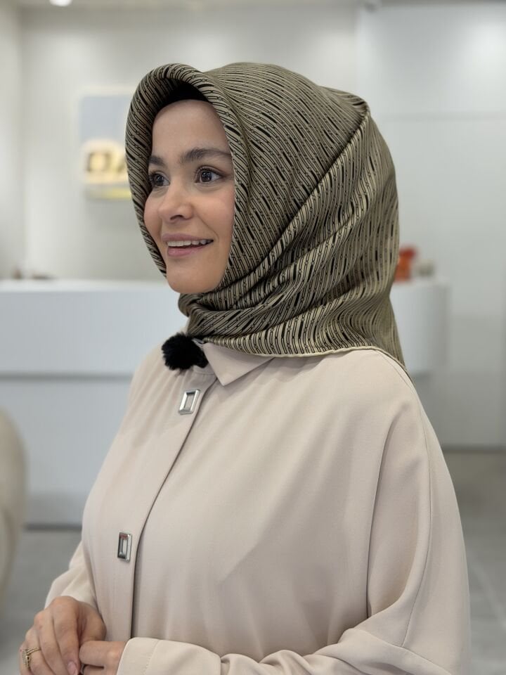 AKER SURA İPEK EŞARP