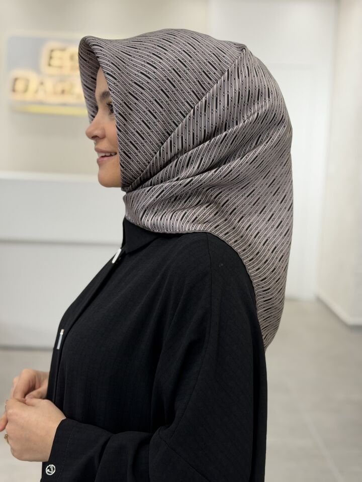 AKER SURA İPEK EŞARP