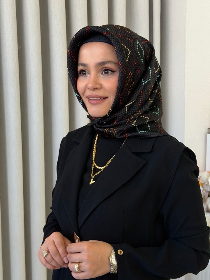 AKER SURA İPEK EŞARP