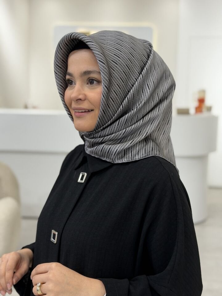 AKER SURA İPEK EŞARP