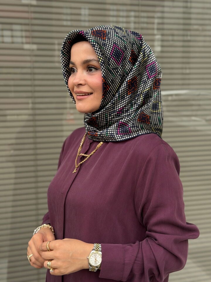 AKER SURA İPEK EŞARP