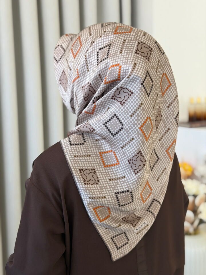 AKER SURA İPEK EŞARP