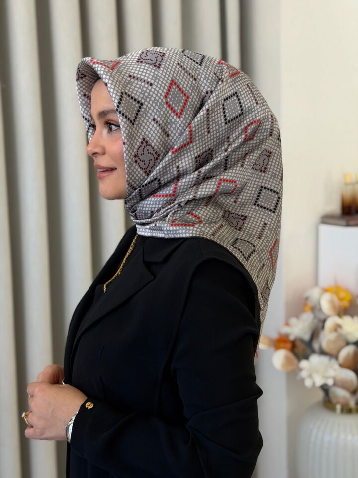 AKER SURA İPEK EŞARP