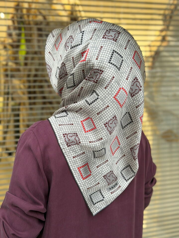 AKER SURA İPEK EŞARP