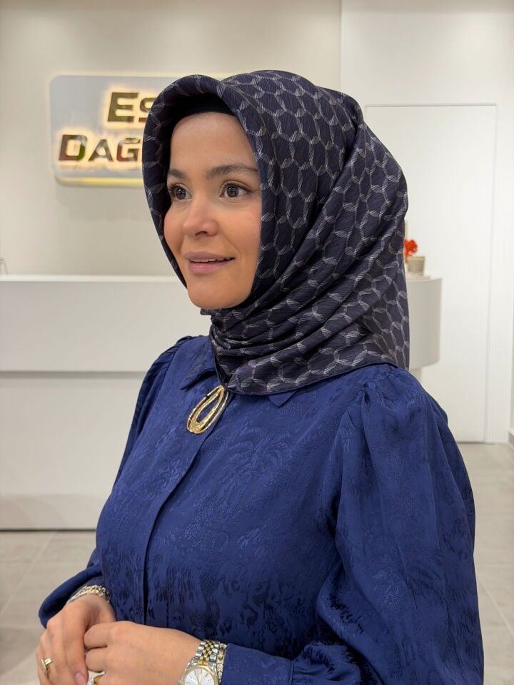 AKER SURA İPEK EŞARP