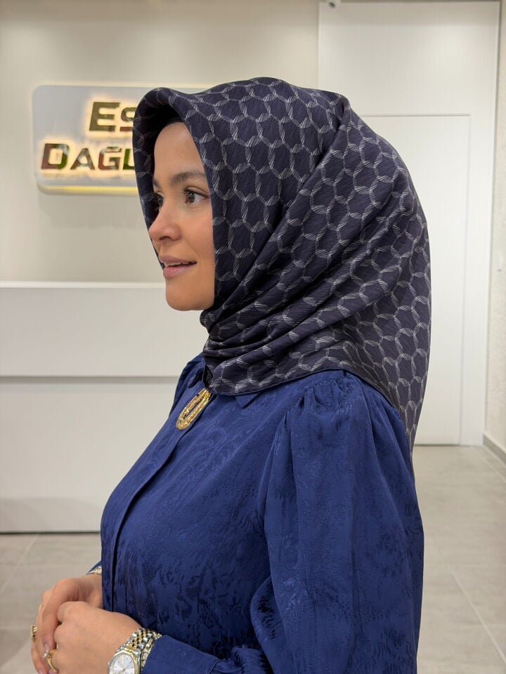 AKER SURA İPEK EŞARP