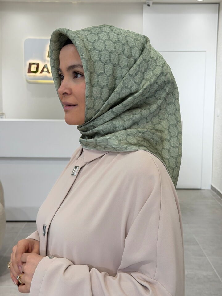 AKER SURA İPEK EŞARP