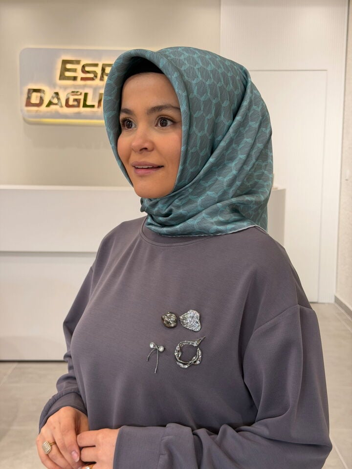 AKER SURA İPEK EŞARP