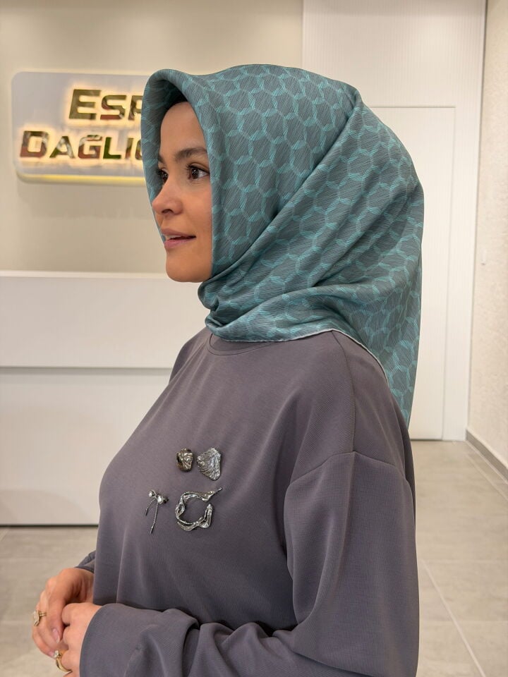 AKER SURA İPEK EŞARP