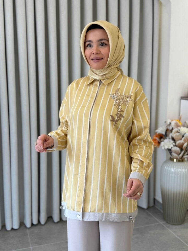 TIĞ TRİKO NAKIŞ VE BONCUK İŞLEMELİ ÇİZGİLİ GÖMLEK SARI