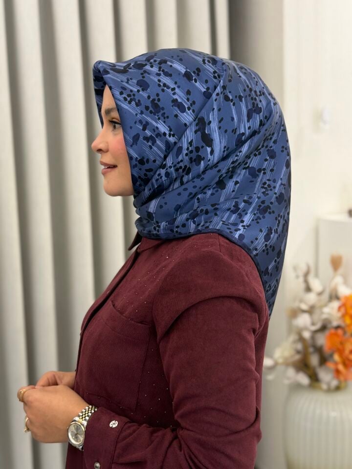 AKER SURA İPEK EŞARP