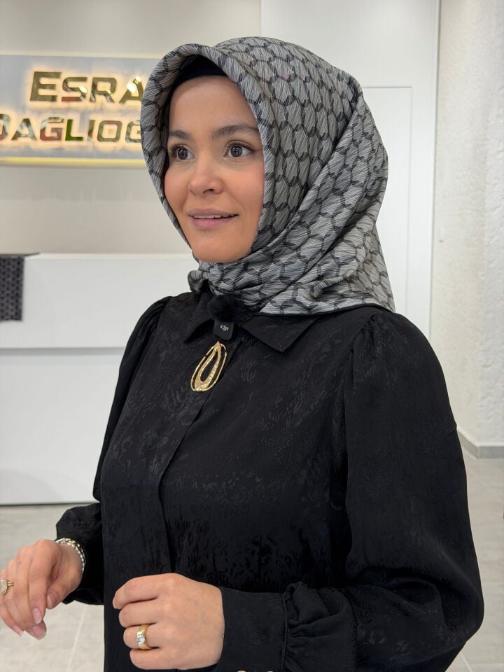 AKER SURA İPEK EŞARP