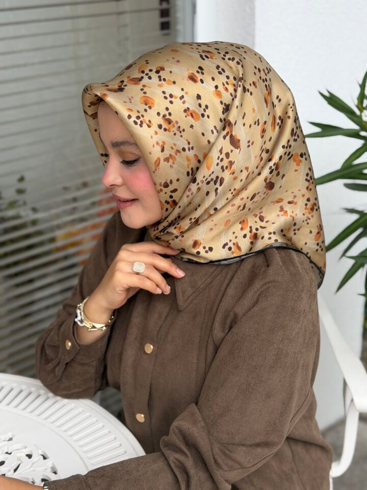 AKER SURA İPEK EŞARP