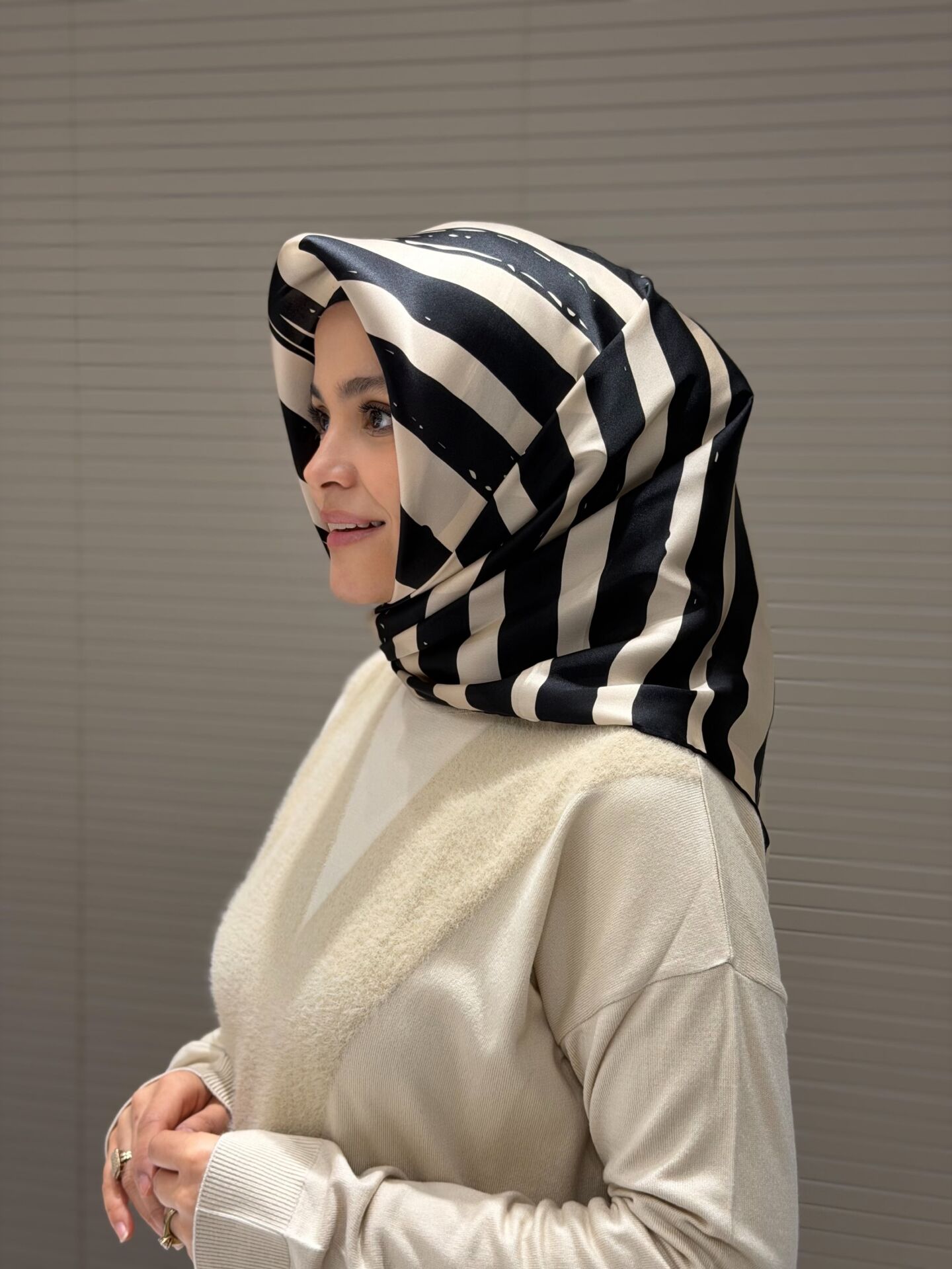 LA BOUTİQUE SURA İPEK EŞARP