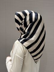 LA BOUTİQUE SURA İPEK EŞARP