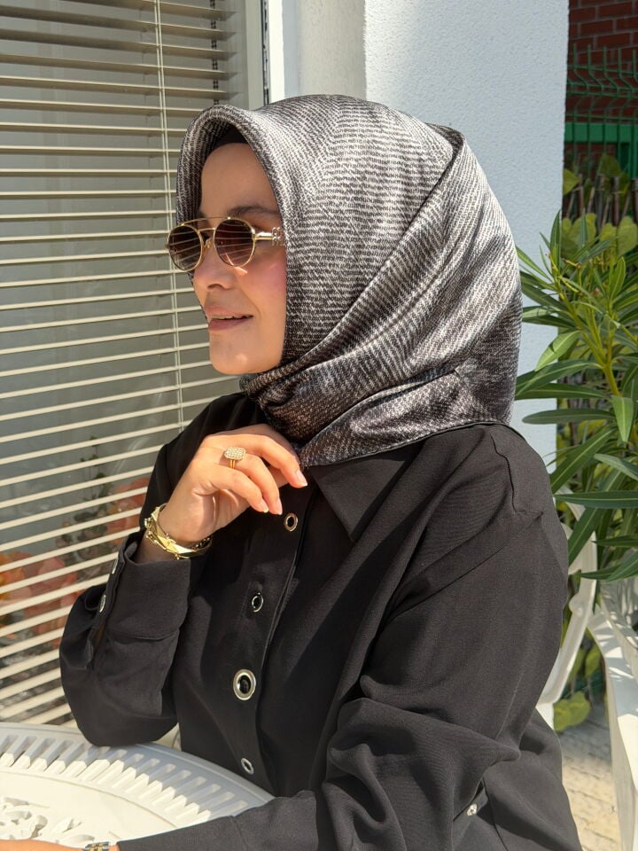 AKER SURA İPEK EŞARP
