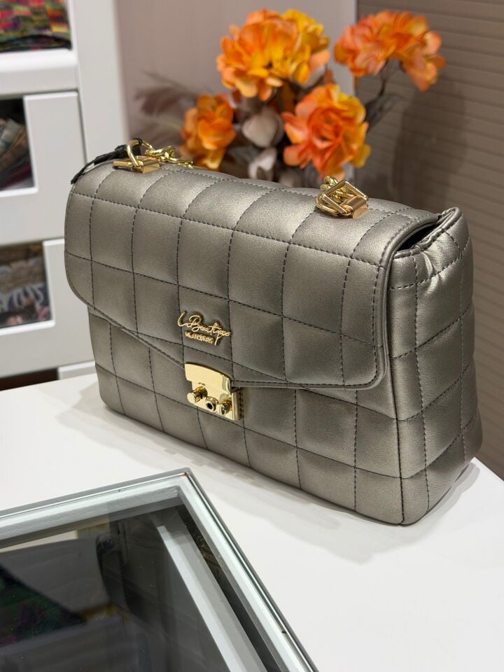 LA BOUTİQUE GÜMÜŞ ÇANTA