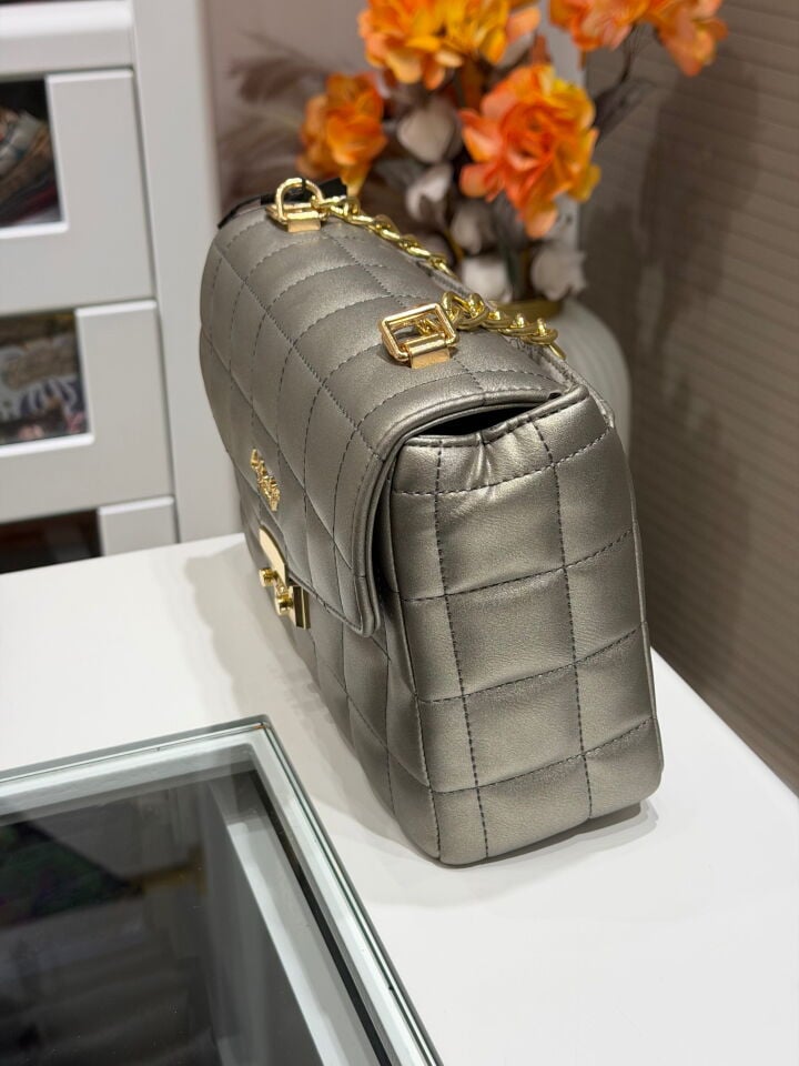 LA BOUTİQUE GÜMÜŞ ÇANTA