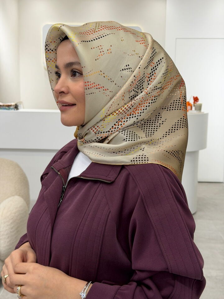 AKER SURA İPEK EŞARP