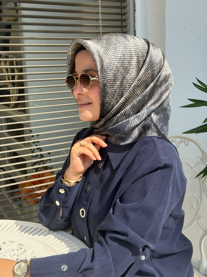 AKER SURA İPEK EŞARP