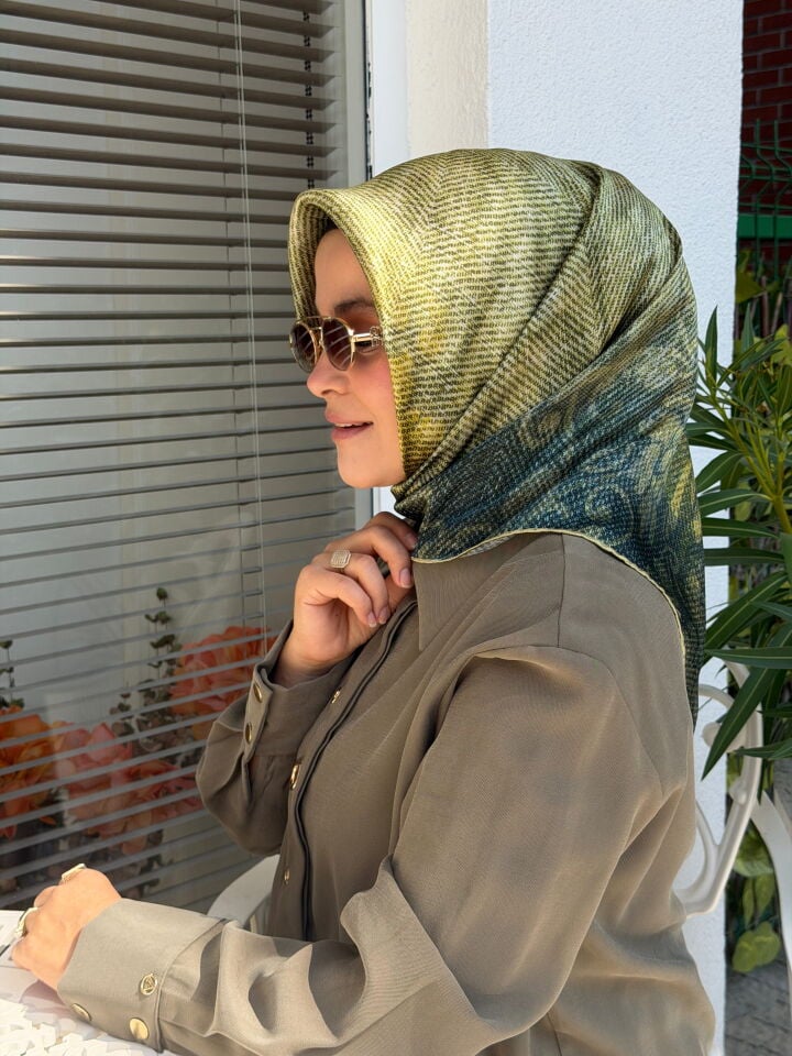 AKER SURA İPEK EŞARP