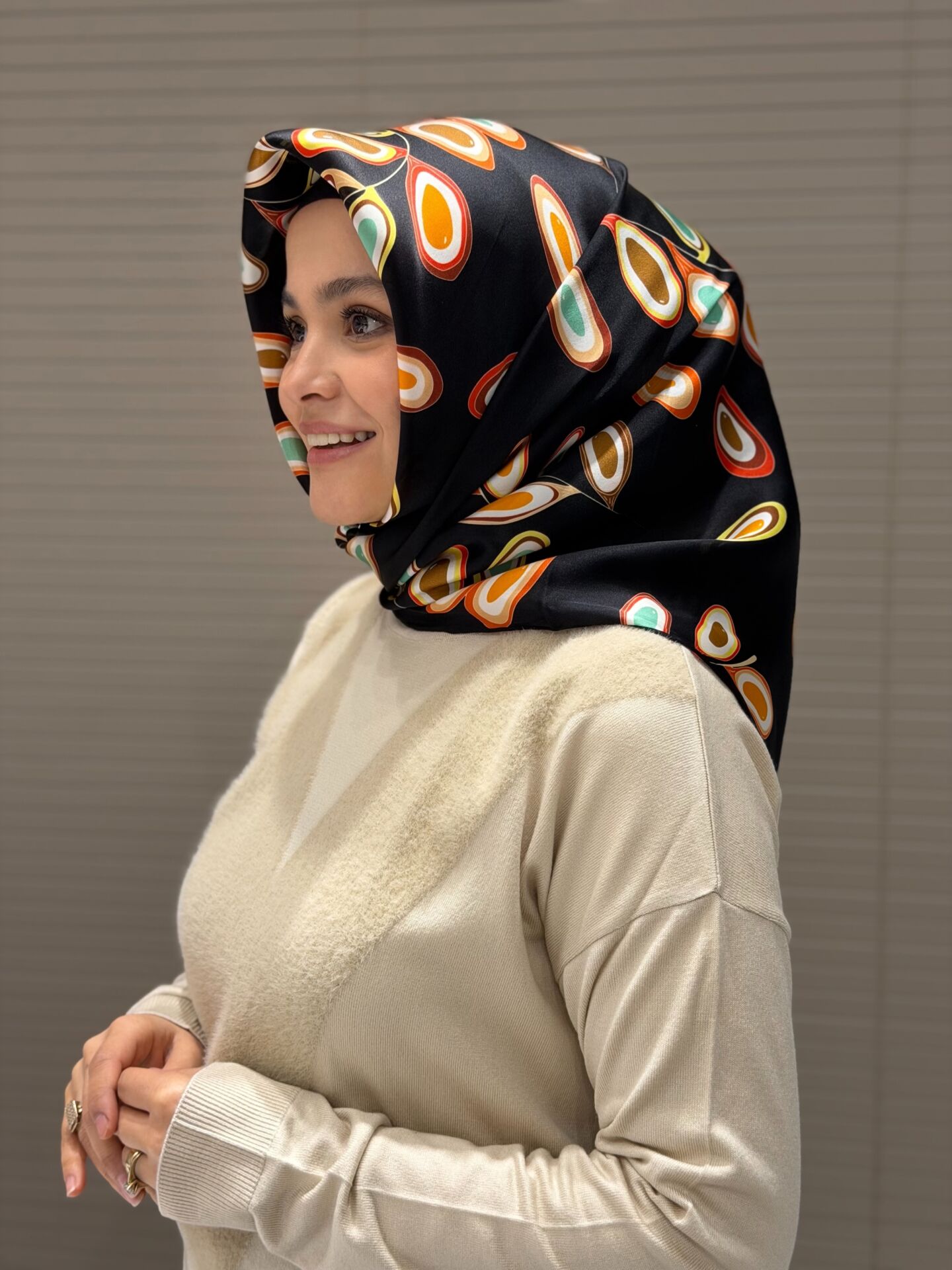 LA BOUTİQUE SURA İPEK EŞARP