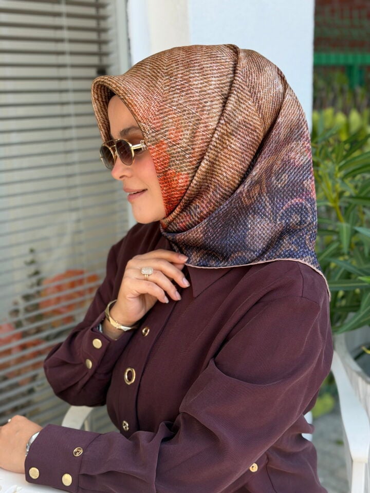 AKER SURA İPEK EŞARP