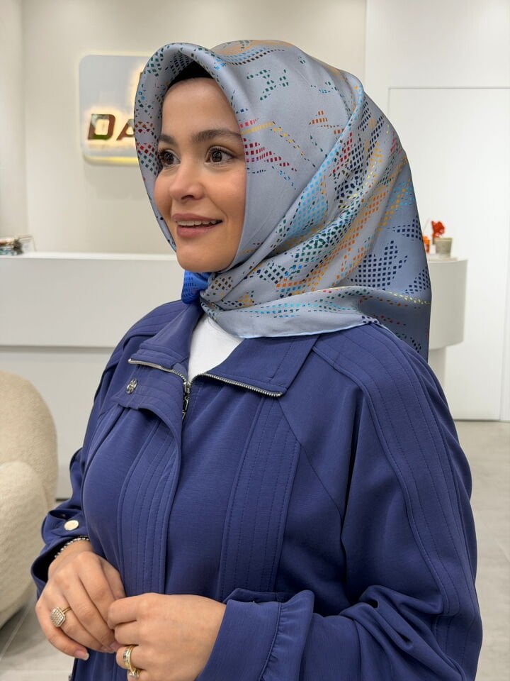 AKER SURA İPEK EŞARP