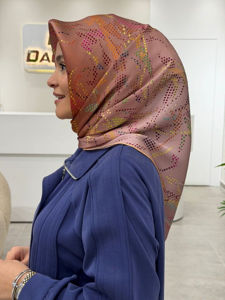 AKER SURA İPEK EŞARP