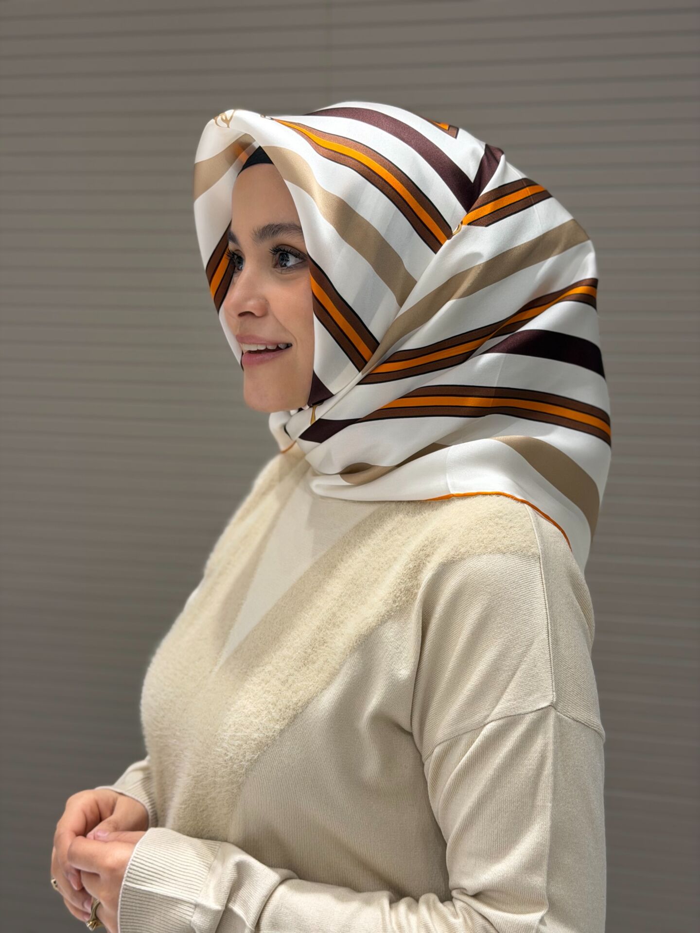 LA BOUTİQUE SURA İPEK EŞARP