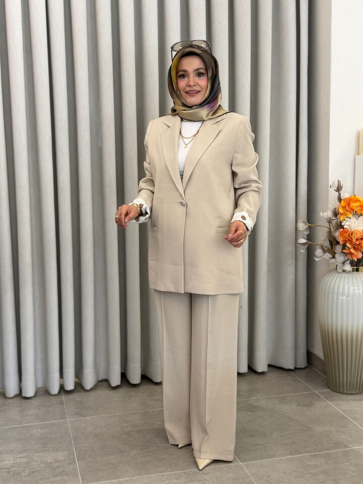 TIĞ TRİKO PUANTİYE DETAYLI BLAZER CEKET PANTOLONLU TAKIM BEJ