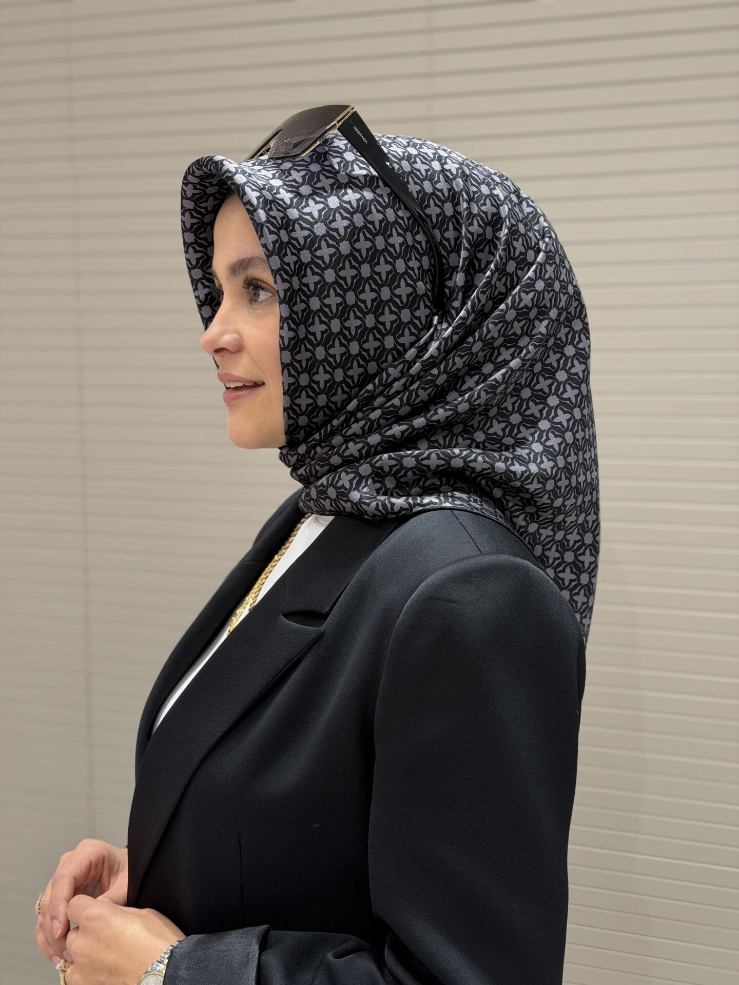 AKER SURA İPEK EŞARP