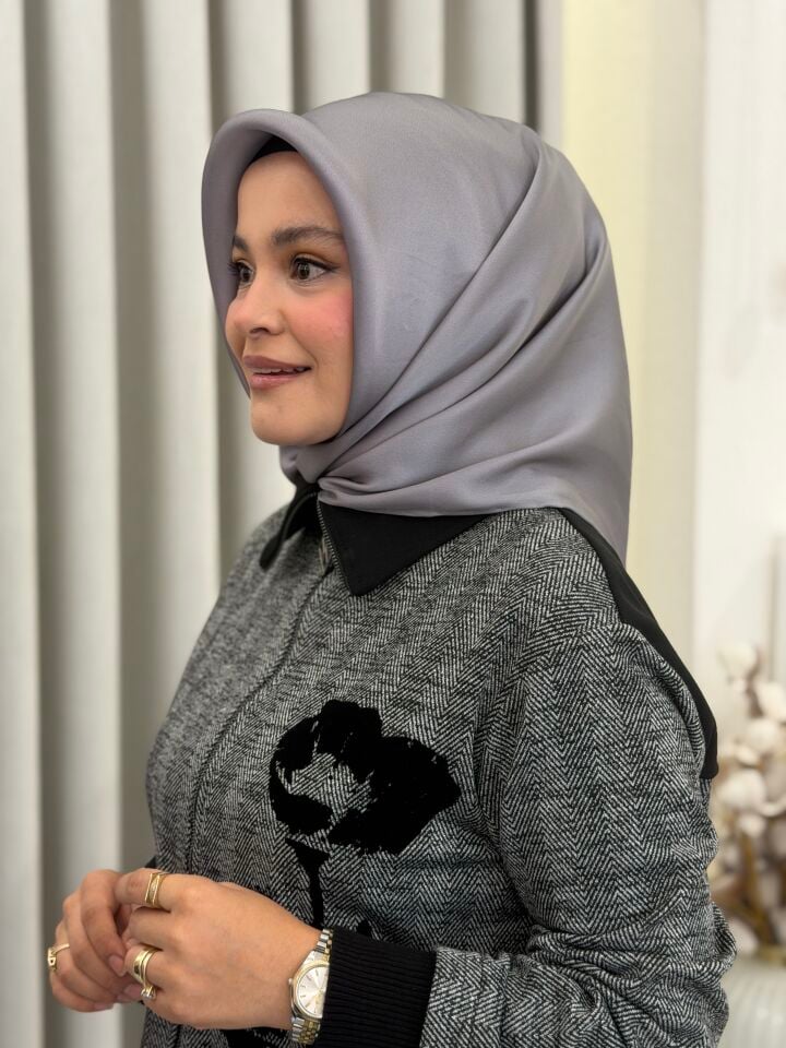 ARMİNE SURA İPEK EŞARP GRİ
