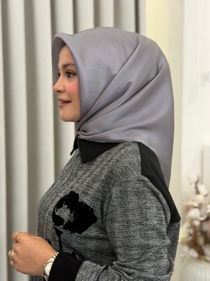 ARMİNE SURA İPEK EŞARP GRİ